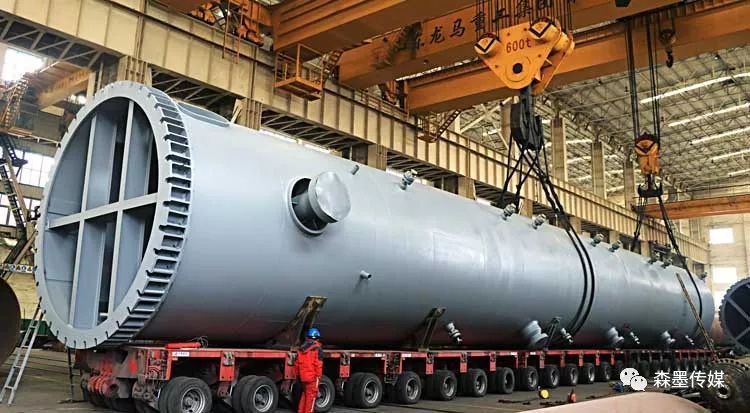 齐鲁机械公司公司研发制造史上最重的汽柴油加氢反应器顺利下线出厂